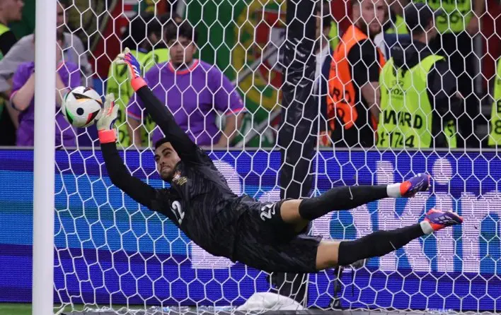 El portero Diogo Costa es baja en Portugal para amistosos ante México y EEUU
