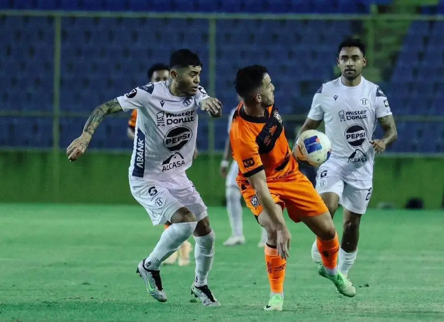 Águila vence 1-0 a Hércules y logra un triunfo balsámico en la jornada 14