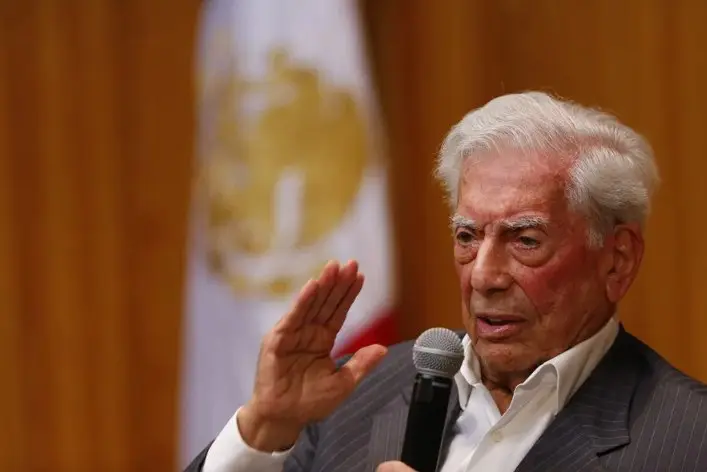 Perú celebra el 90 aniversario de nacimiento de Vargas Llosa con cine, charlas y teatro