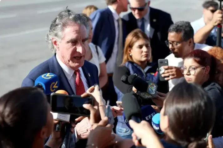 Secretario de Interior de EEUU dice que en Venezuela "van a erigir una estatua de Trump"