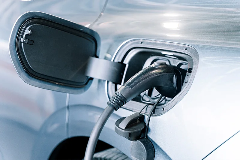 Electromovilidad avanza lento: solo 363 vehículos eléctricos circulan en El Salvador