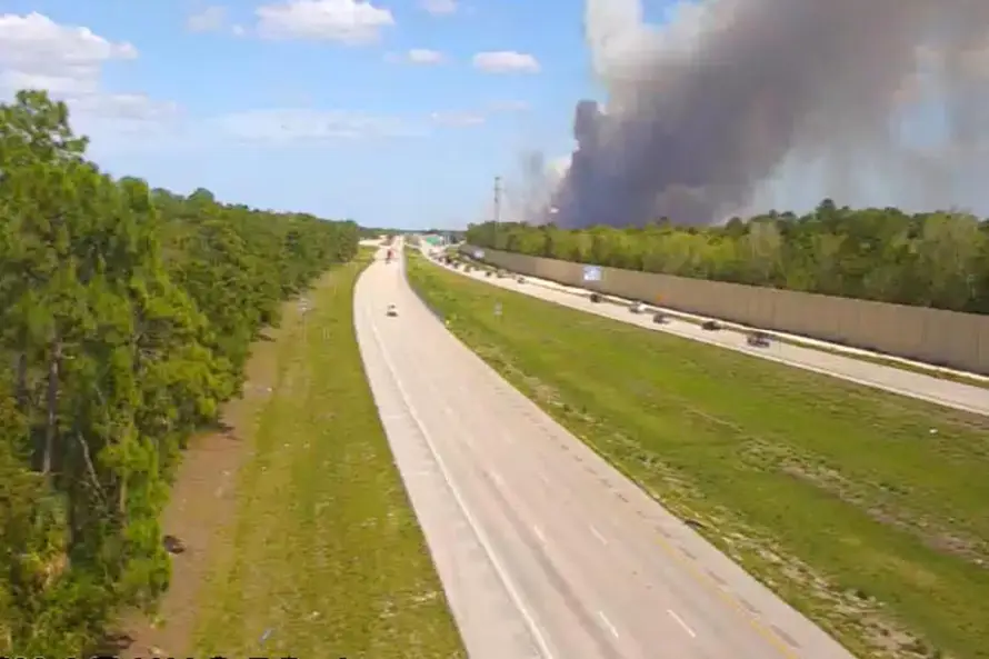 La sequía y fuertes vientos agravan control de más de 200 incendios en Florida y Georgia