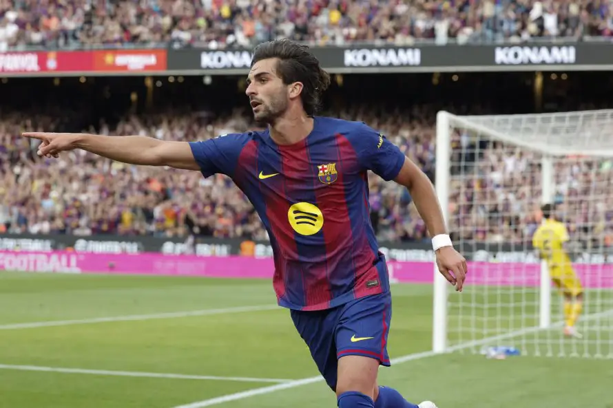 El Barcelona gana el derbi y se escapa a nueve puntos del Real Madrid