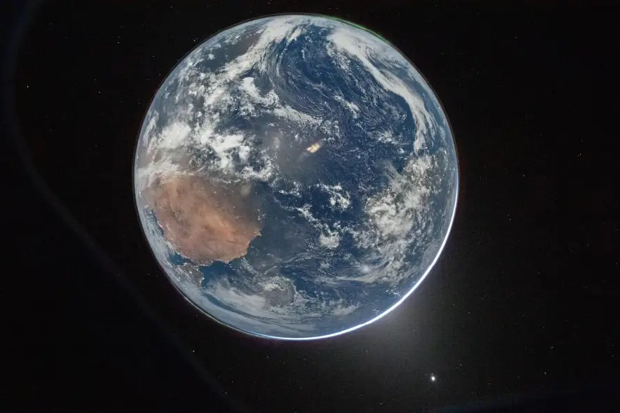 NASA publica primeras fotos de la Tierra logradas por la misión Artemis II rumbo a la Luna