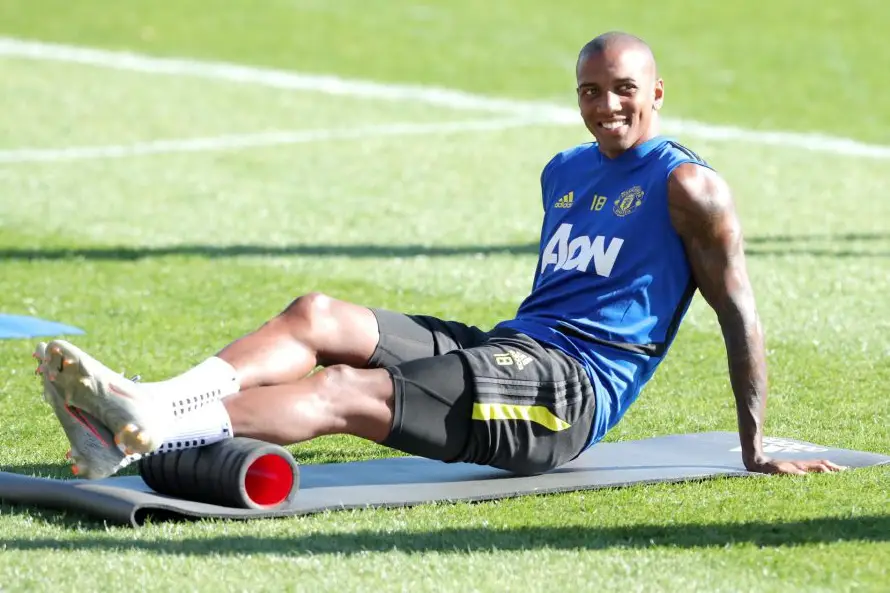 Ashley Young, ganador de la Premier y Liga Europa con el Manchester United, se retira a los 40 años
