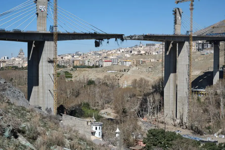 Los esfuerzos por alcanzar un alto el fuego entre EEUU e Irán están en "punto muerto": WSJ
