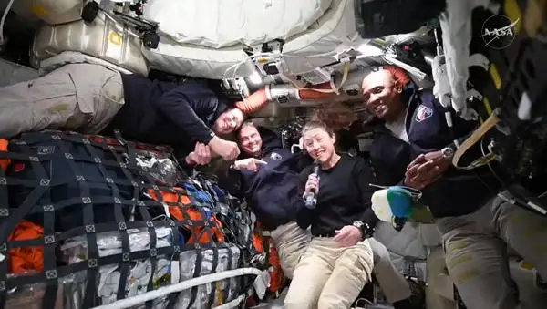 Artemis II repara su inodoro y revive el problema más terrenal del espacio