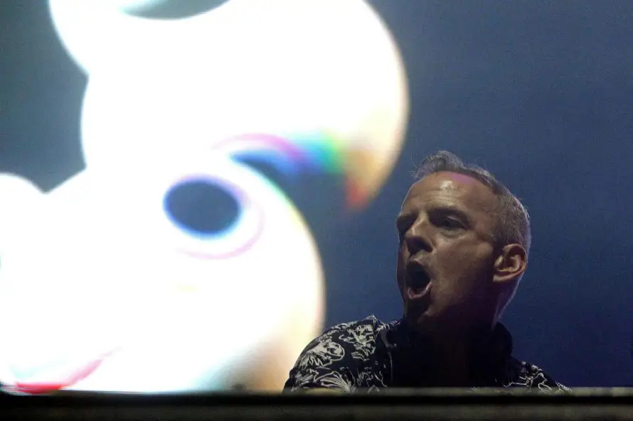 Fatboy Slim reivindica el dancefloor ante la cultura del celular en Coachella