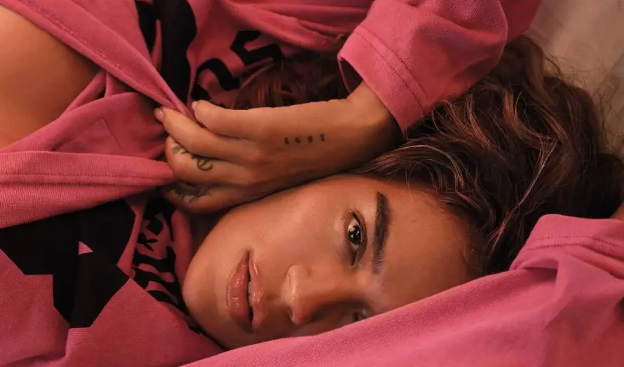 Karol G aparece en Playboy y dice sentir presión sobre sus comentarios acerca de ICE