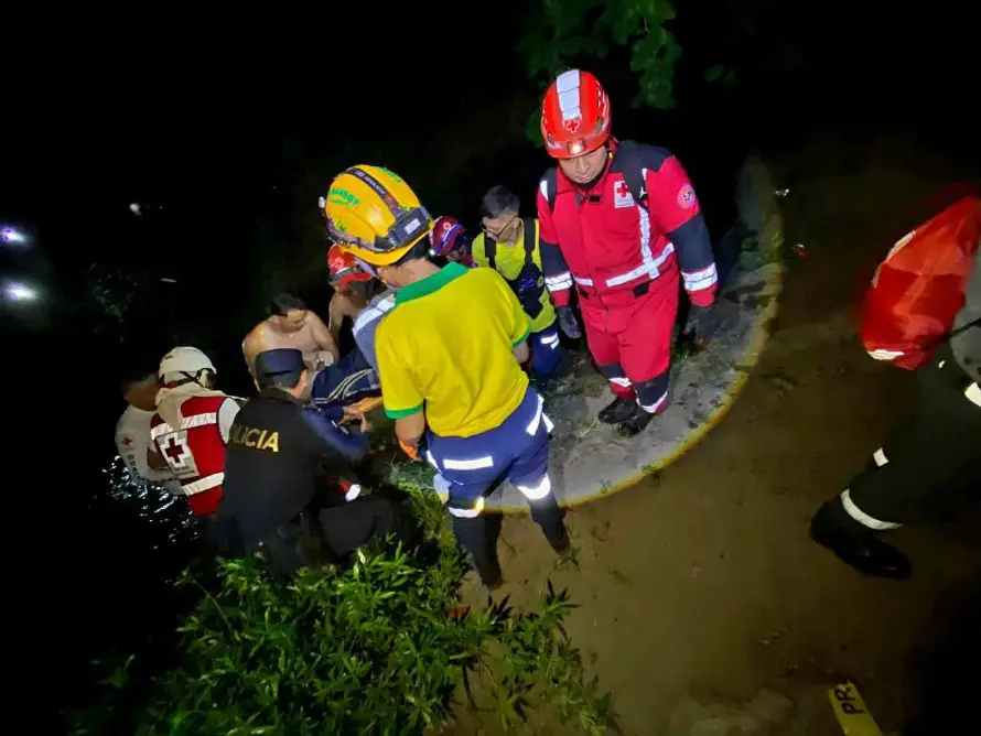 Rescatan cuerpo de joven ahogado en el Salto de Quezaltepeque 