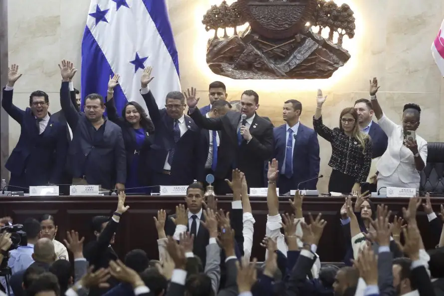 El Parlamento de Honduras destituye en juicio político a cuatro funcionarios electorales