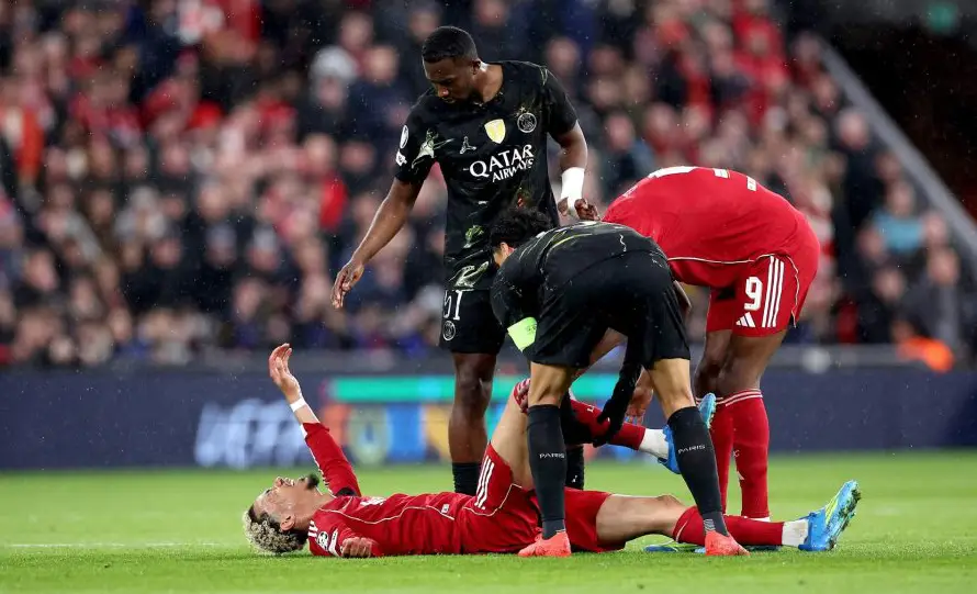 El Liverpool confirma la rotura del tendón de Aquiles del francés Hugo Ekitike