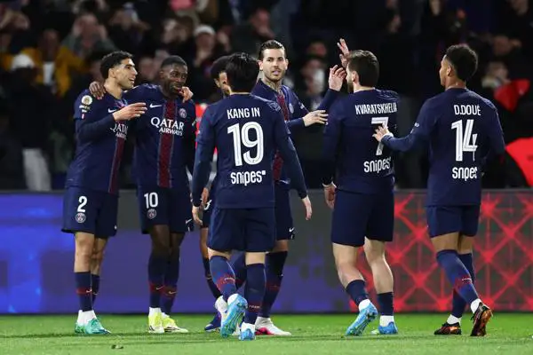 PSG amplía dominio en Francia con plantilla multimillonaria