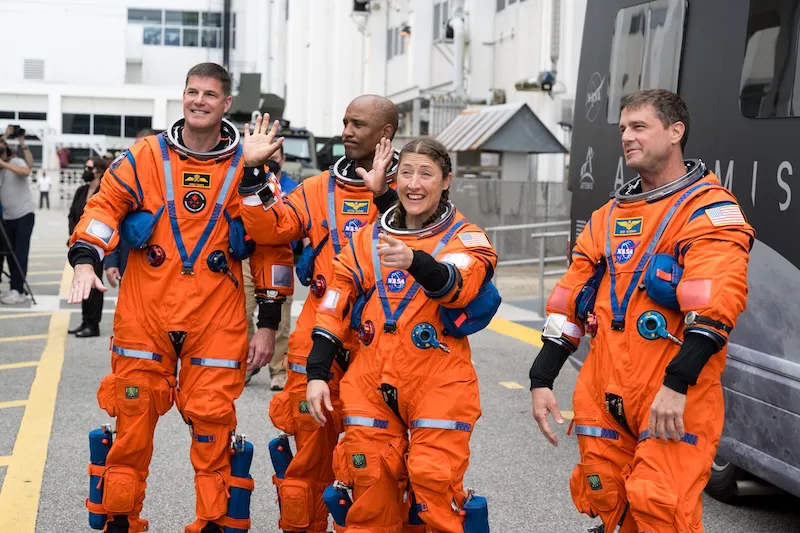 Astronautas de Artemis II inician su segundo día de misión con ejercicios