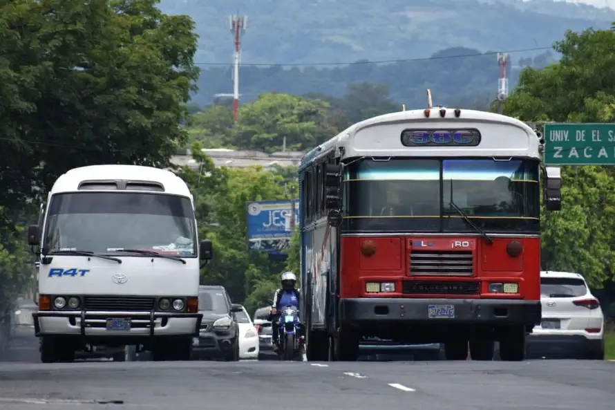 Buseros piden poner techo de $2 a $2.50 al diésel