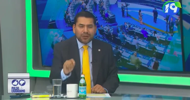 Francisco Lira dice no ha votado por ninguna reforma constitucional porque modificaron artículo pétreo