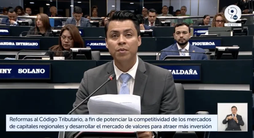 Eliminan impuesto del 3 % a ganancias por inversiones extranjeras en bolsa salvadoreña
