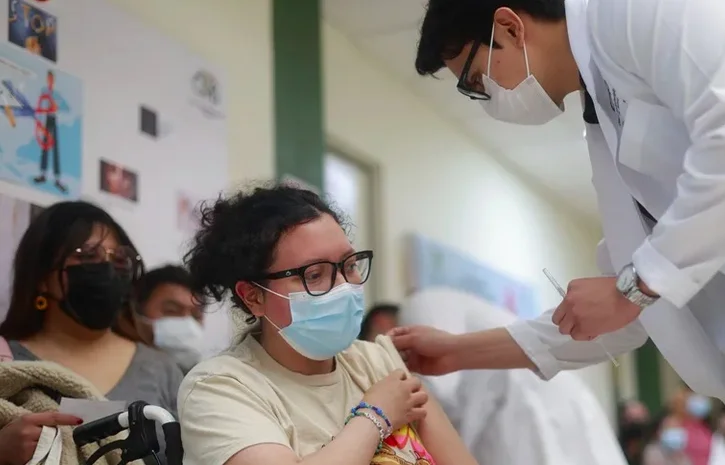 Casa Blanca parece moderar su postura "antivacunas" con nuevo tono de secretario Kennedy