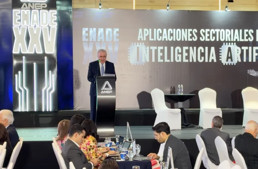 Presidente de ANEP a los jóvenes: “El futuro es de ustedes y no esperar”