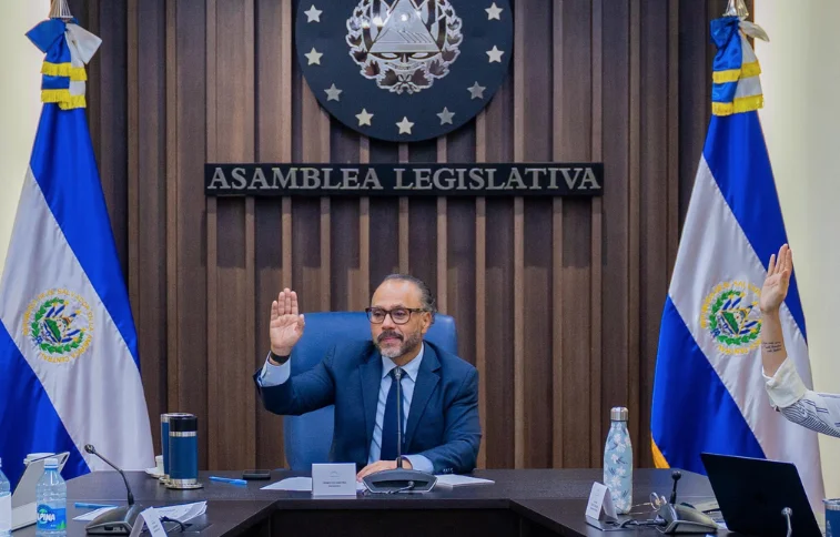 Ernesto Castro sobre reforma al TSE: "Siempre hay alguien que dice ‘quieren todo el poder'; es que el poder es del pueblo”