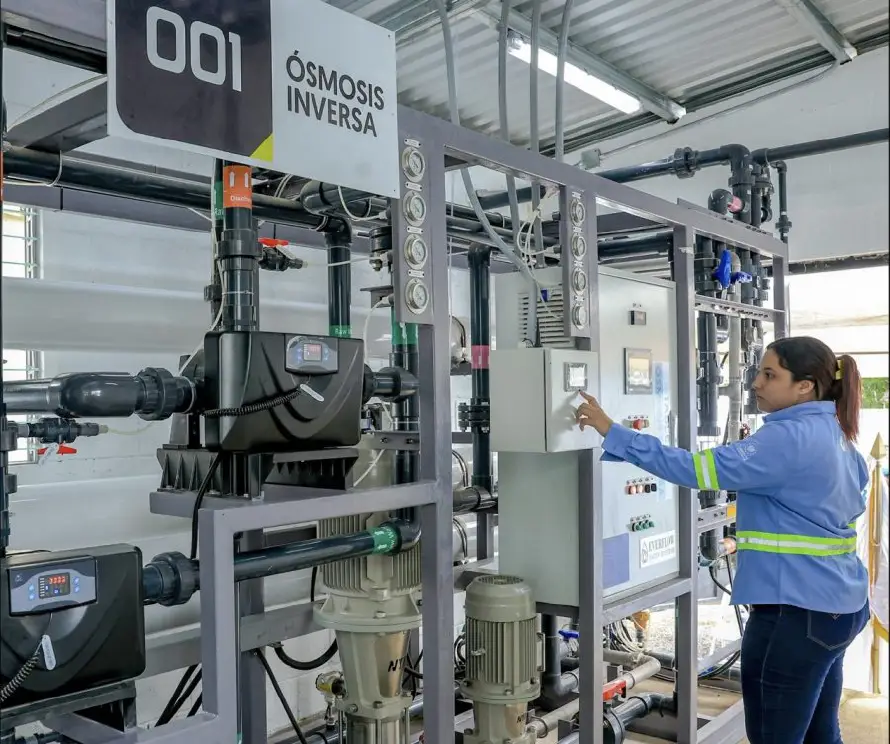 ANDA inaugura planta desalinizadora en playa El Majahual