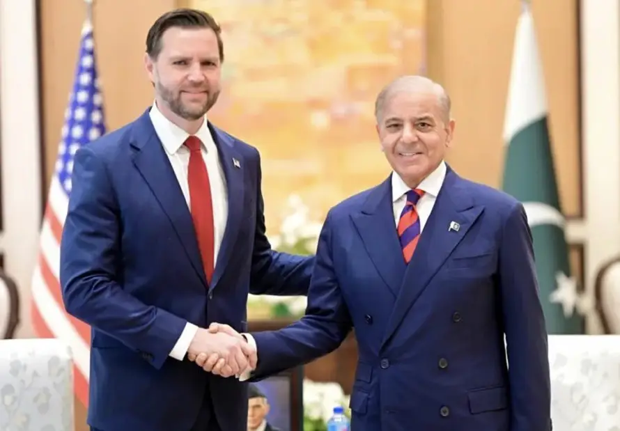 Irán y EE.UU. inician diálogo de paz en Pakistán