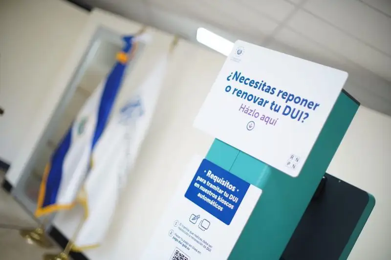 Salvadoreños podrán renovar o reponer su DUI en línea promete el RNPN