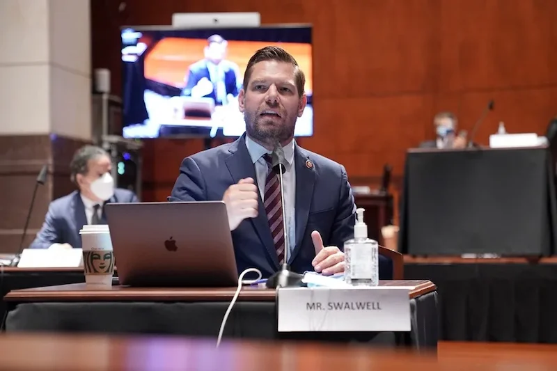 Una mujer acusa de forma pública a congresista estadounidense de violación sexual