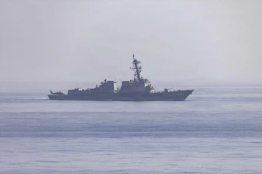 Irán responde a Trump que Ormuz no se puede conquistar "con un tuit ni con portaaviones"