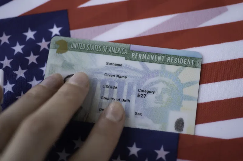 EEUU podría negar residencia por posturas políticas de inmigrantes