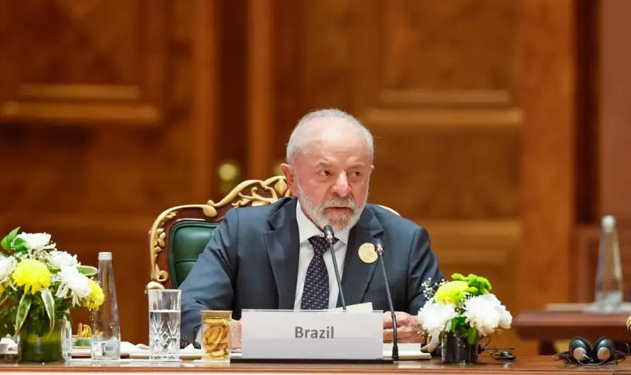 Lula dice que "el mundo está lleno de locos" y critica a Trump
