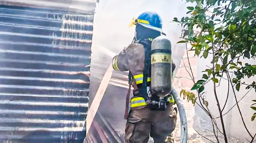 Bomberos emite recomendaciones para prevenir incendios en vehículos y viviendas en el resto de la Semana Santa
