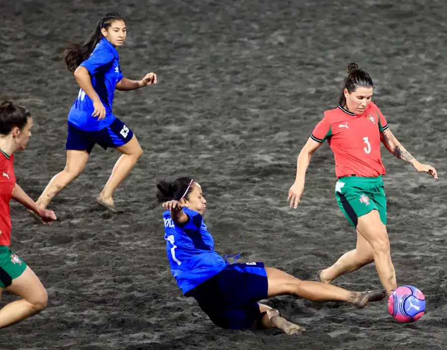El Salvador conquista la Beach Soccer Cup femenina con gol decisivo de su portera Yahaira Maravilla