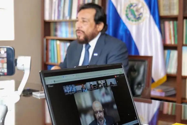 Ulloa defendió el régimen de excepción en un conversatorio sobre seguridad y derechos humanos en Universidad