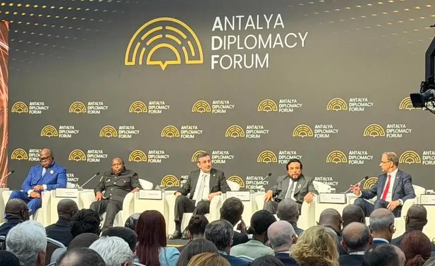 Vicepresidente de El Salvador en Turquía defiende multilateralismo y dice se debe “priorizar la paz”