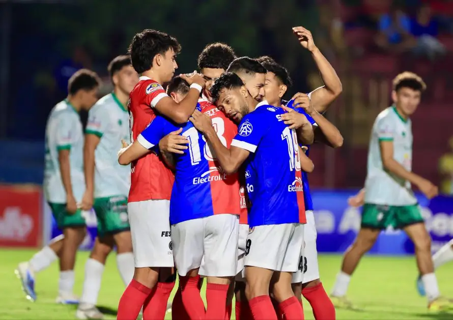 FAS golea 4-1 a Dragón y clasifica a cuartos de final de la Copa Presidente