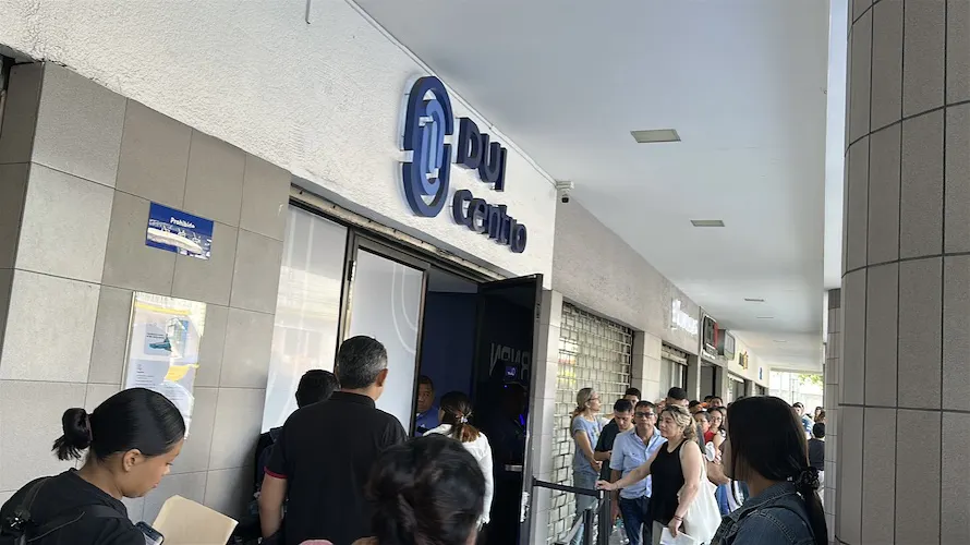 Estos son los cinco duicentros que atienden hasta las 8:00 de la noche por renovación masiva del DUI