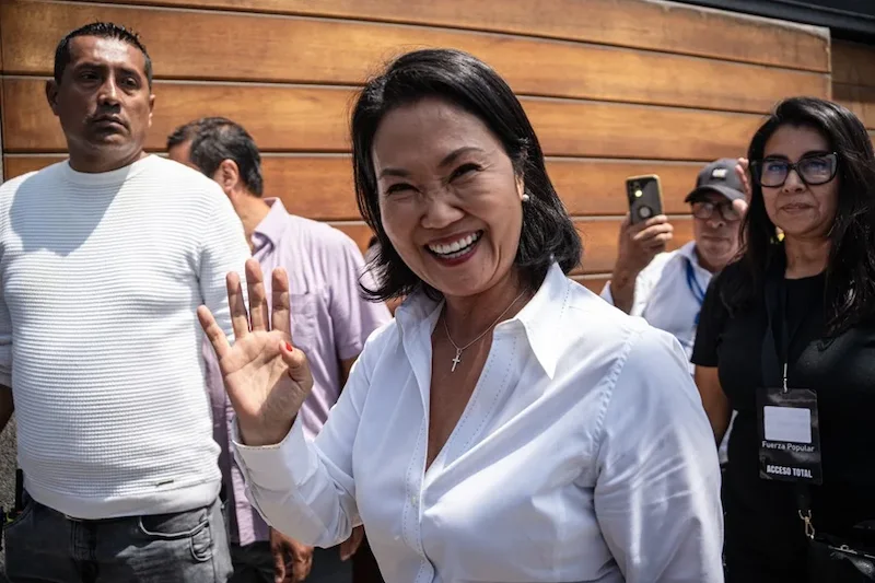 Keiko Fujimori lidera en Perú y seis candidatos con opción de disputar la segunda vuelta con ella