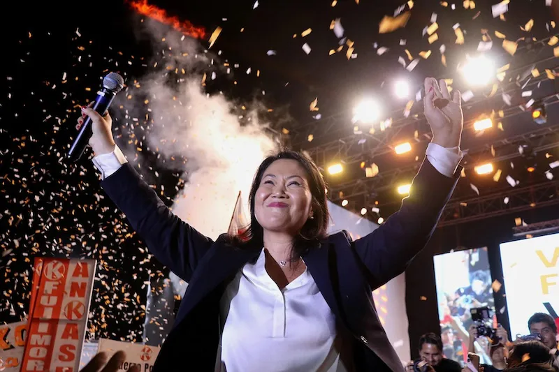 Keiko Fujimori encabeza los sondeos a boca de urna de la elección presidencial en Perú