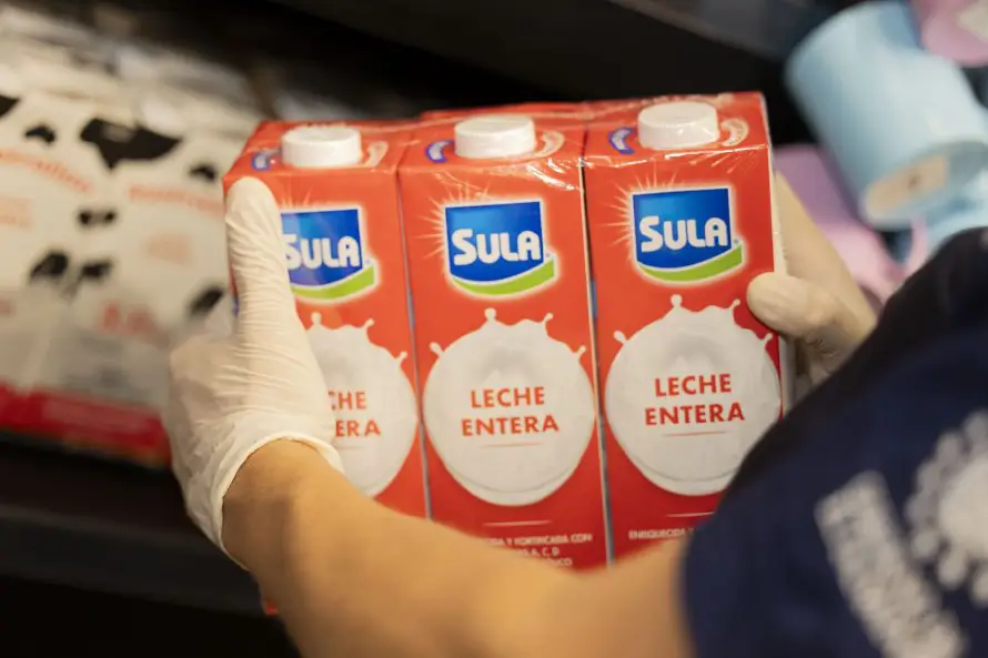 Empresa de leche Sula descarta fallas en producción tras retiro de lote y señala almacenamiento externo inadecuado