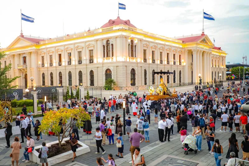 La economía salvadoreña creció 4.8 % en el primer trimestre, impulsada por la construcción