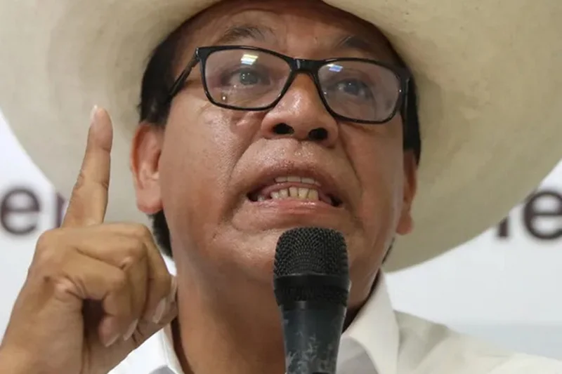 La Fiscalía peruana pide cárcel para el candidato izquierdista Roberto Sánchez
