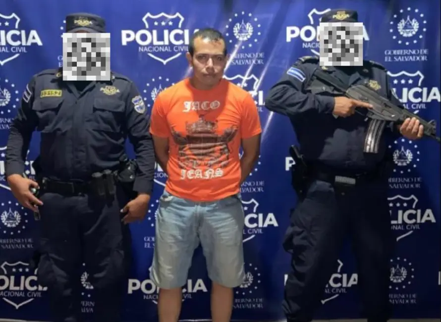 Capturan a supuesto pandillero del Barrio 18 que fue grabado amenazando a otro hombre en Apopa