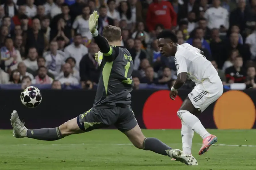 Exfutbolista Rafael Van der Vaart critica a Vinicius por "tirarse y levantarse como si nada"