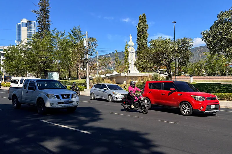 Los 10 modelos de carros más vendidos en El Salvador en 2026