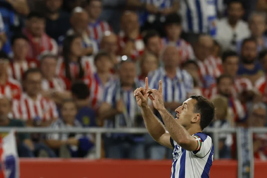 Oyarzábal, un histórico ya de la Real