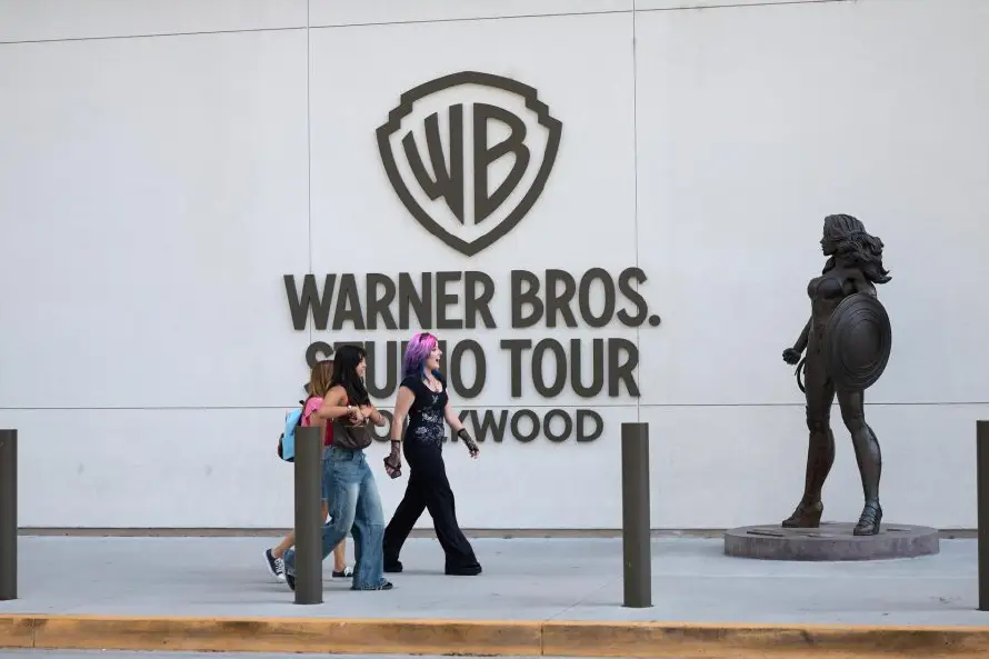 Justicia de EE.UU. da luz verde a la fusión de Paramount y Warner Bros