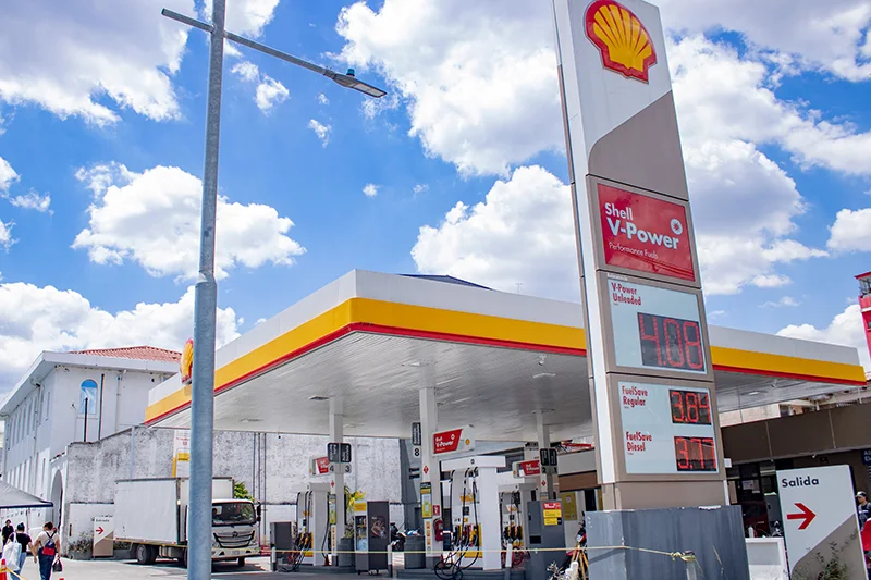 Combustibles suben hasta $0.84 en mes y medio por tensión en Medio Oriente