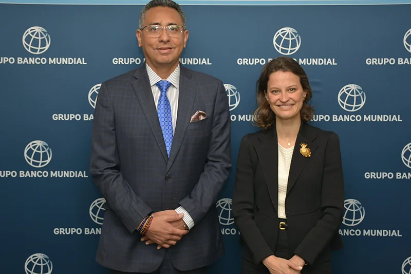 Hacienda y Banco Mundial abordan prioridades de crecimiento y resiliencia fiscal para El Salvador