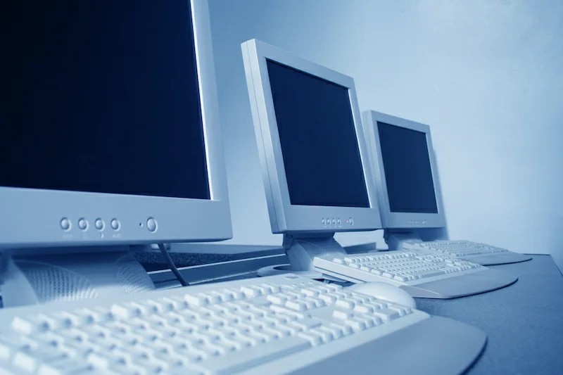 Inyectarán $9.5 millones de préstamos y donación para computadoras de escuelas y unidades de salud